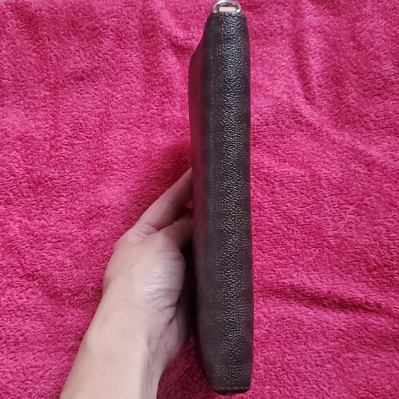 Michael Kors Wallet - Picture 3 of 10